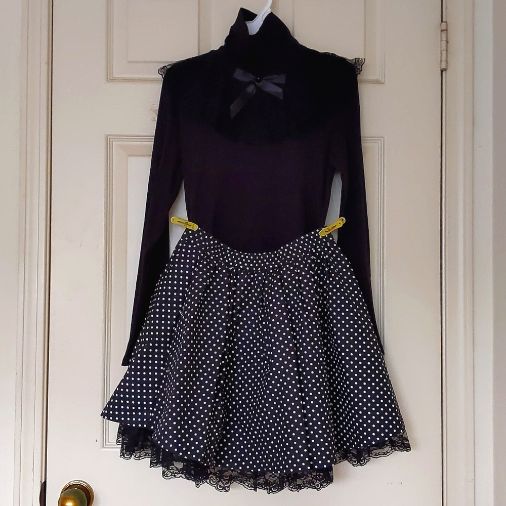 Girls Top and skirt set with lace